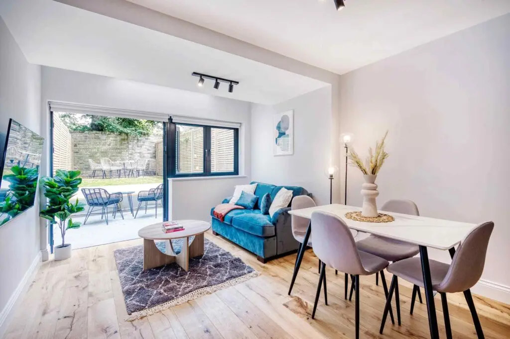 25 Coleherne Road – 10 Studio Apartments in Kensington
