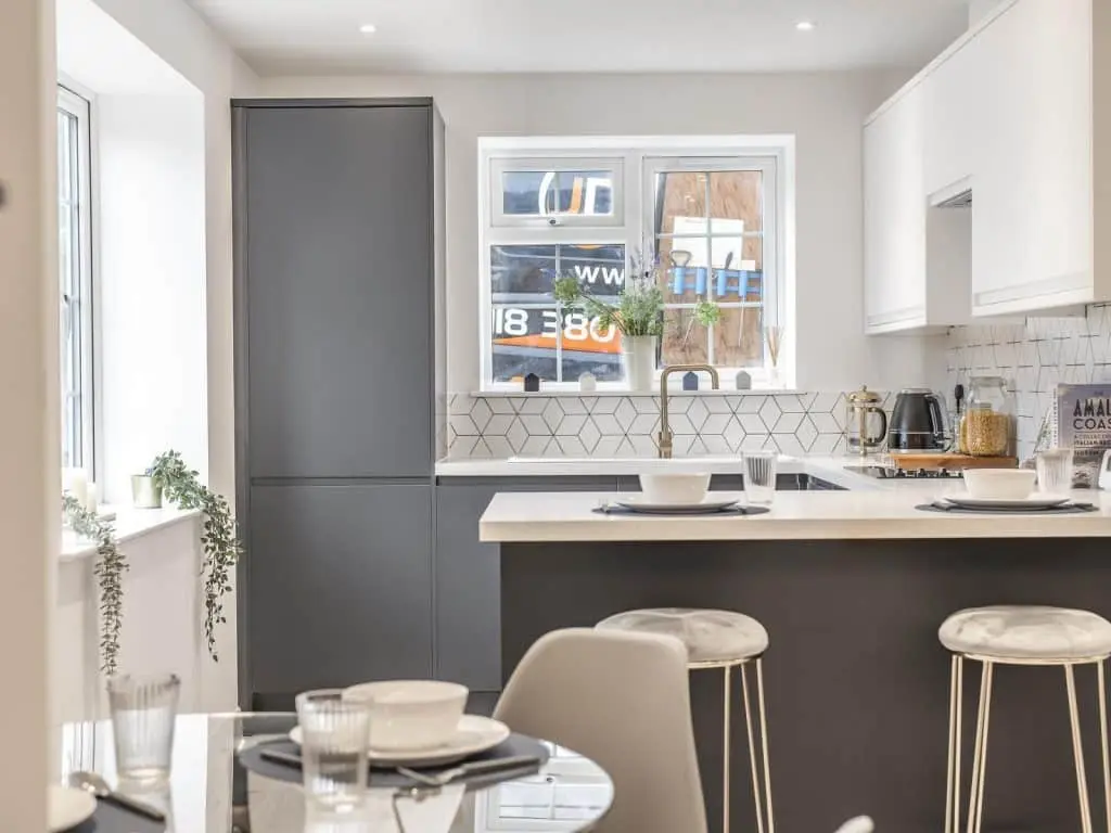 Seafield – Basement Conversion to Two Apartments in Reading – architectural project image 2